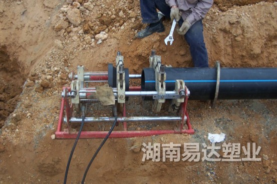 湖南易達塑業(yè)有限公司官網(wǎng)_PE鋼帶管_PE波紋管_PP-HM波紋管_PE纏繞管_PE給水管_CPVC電力管_路燈管_PE頂管_硅芯管